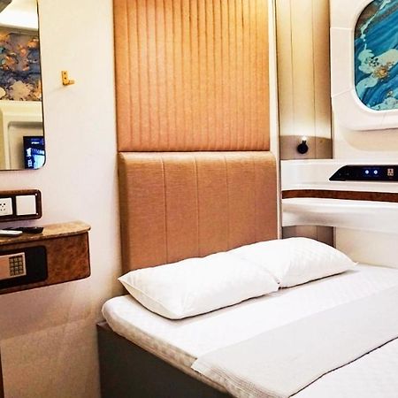 Tab Capsule Hotel - Kayoon Surabaya Exterior photo