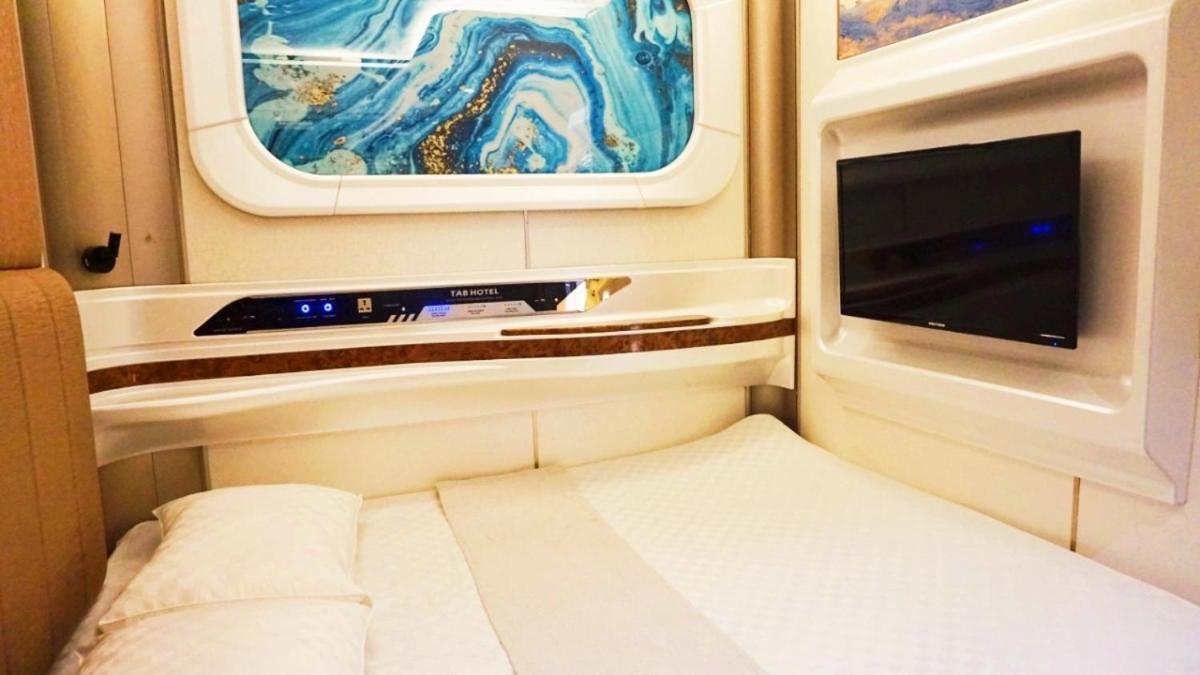 Tab Capsule Hotel - Kayoon Surabaya Exterior photo