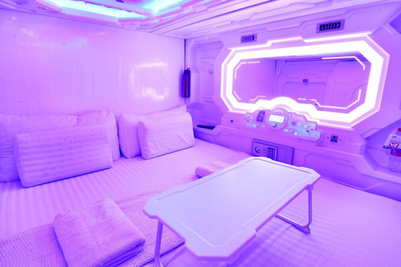Tab Capsule Hotel - Kayoon Surabaya Exterior photo